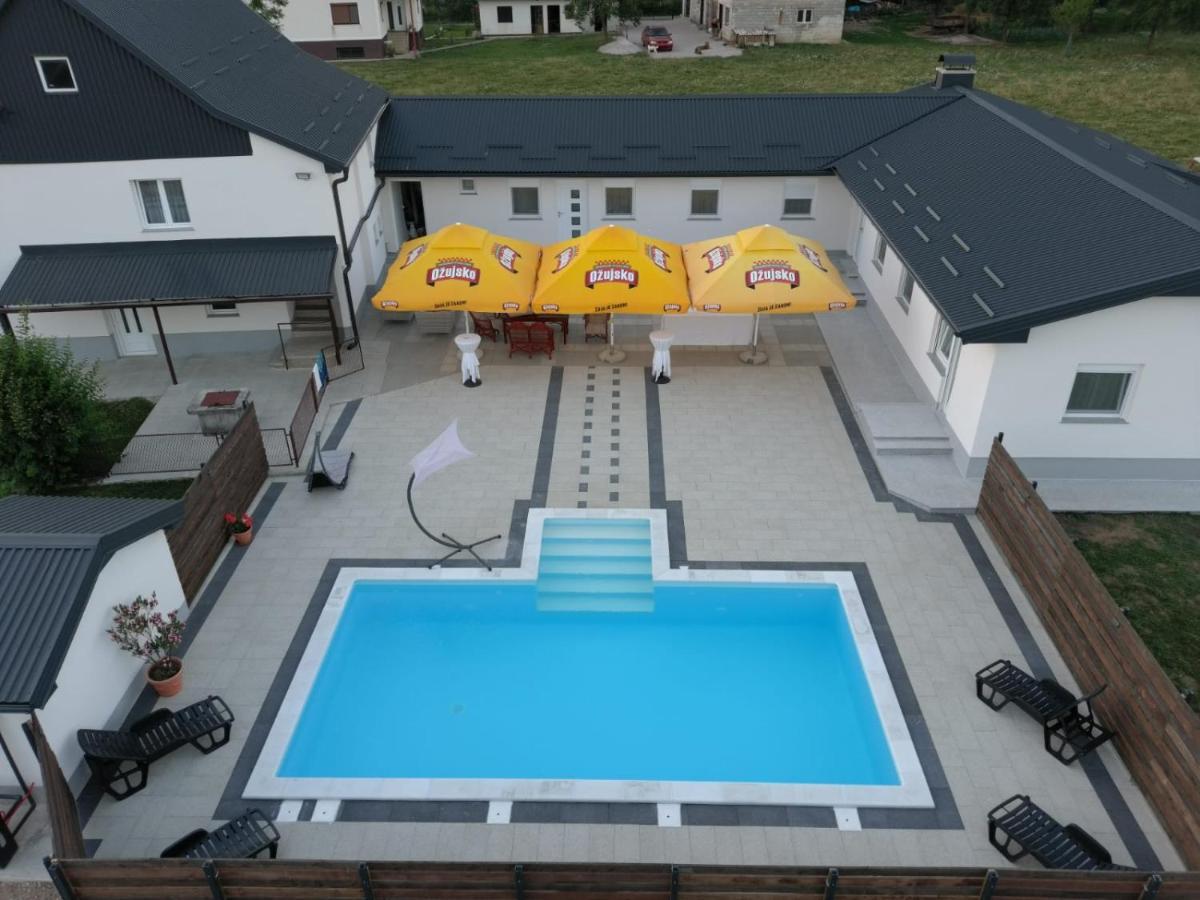 Apartmani Albatros Perusic Exterior photo